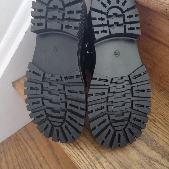 Boots - Picture 3 of 3